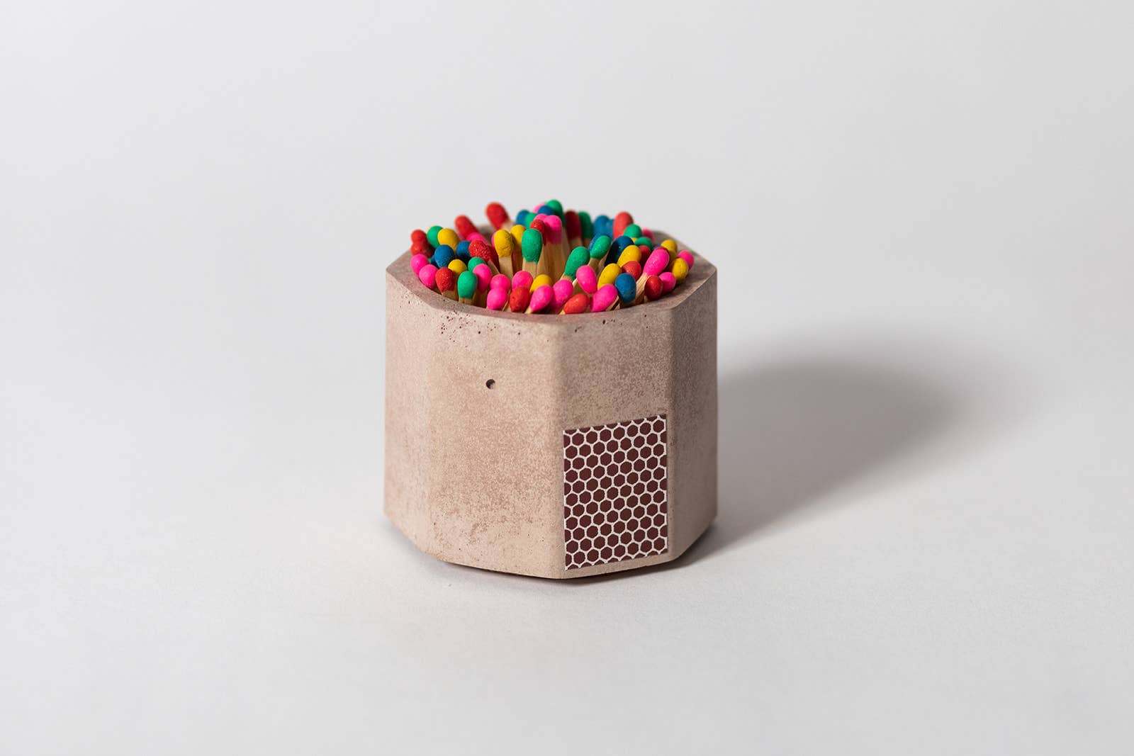 Tenn Prairie – wholesale Tändstickshållare – Betonghållare för tändstickor – med 2-tums regnbågsfärgade säkerhetständstickor7