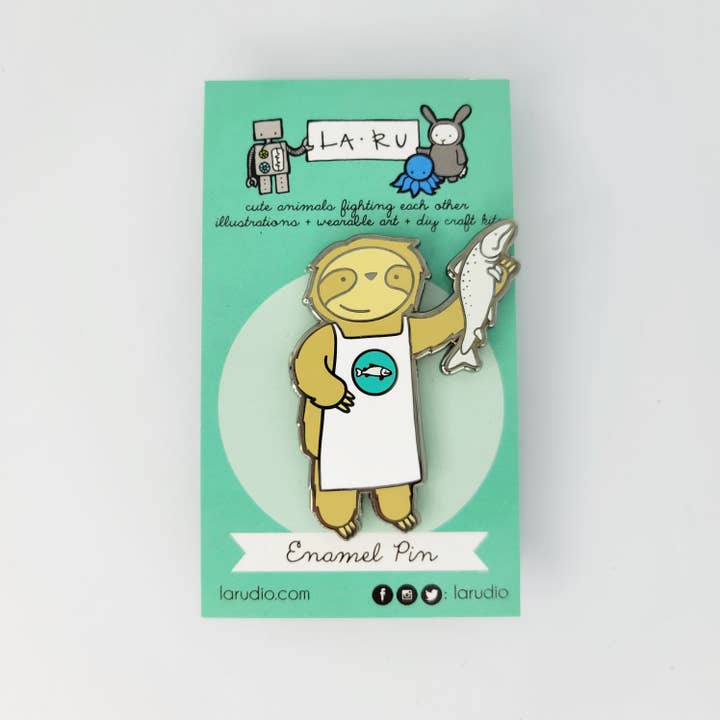 La Ru - Wholesale Lapel Pin/Button - Fish Monger Sloth Enamel Pin