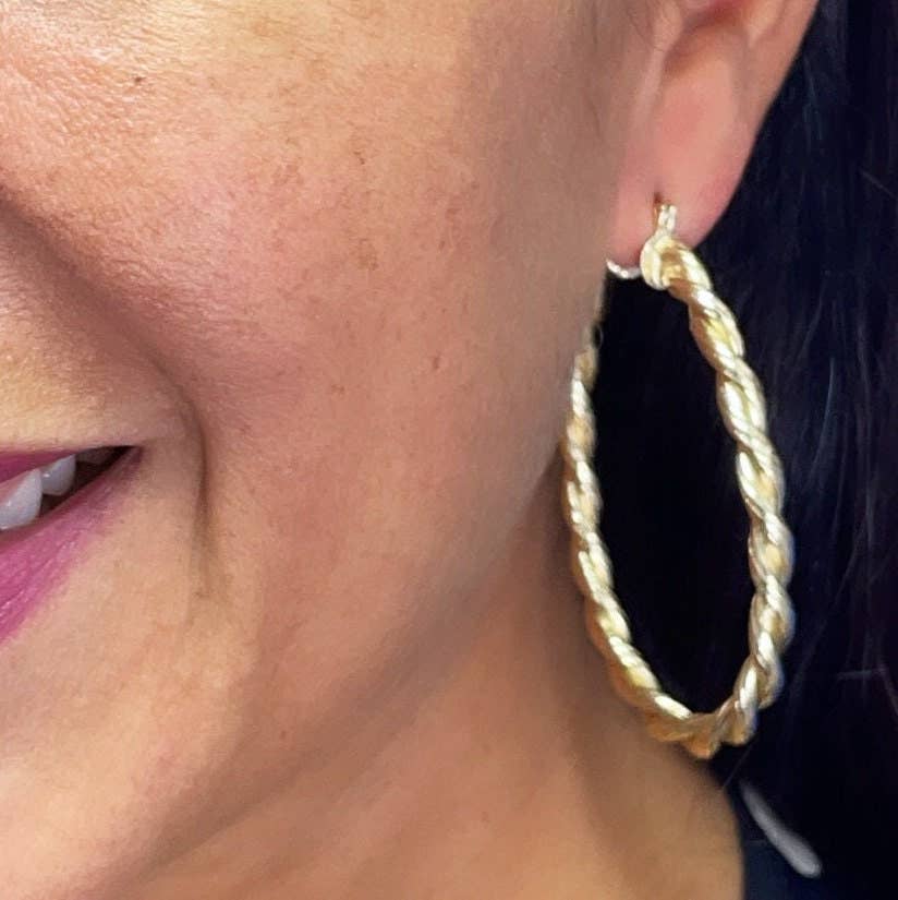 Milie - Venta al por mayor Pendientes de aro - Suministros de pendientes de aro retorcido en forma ovalada de 18k GF4