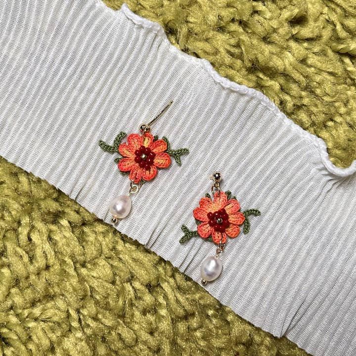 Pendientes Cosmos (Rojo) para venta al por mayor de Miss Peachy