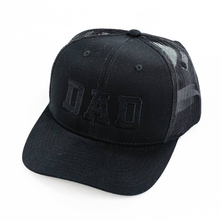 DAD (Varsity) - Zwarte snapback-hoed met zwarte draad voor wholesale door Little Mama Shirt Shop