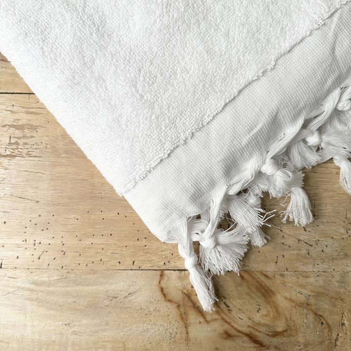 H+E Goods Company - Wholesale Bath towel - Cloud Soft Spa Towels - White2