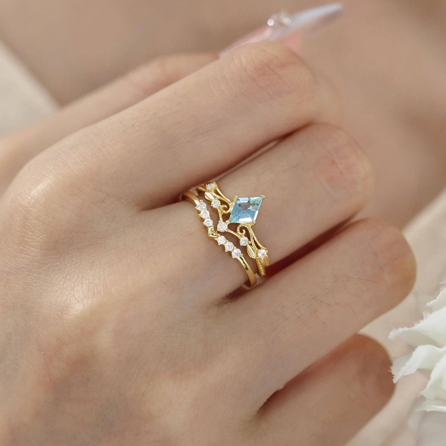 Azura Jewelry - Wholesale Band/Stacked Ring - Hearty Heart Stacking Band (Yellow Gold)3