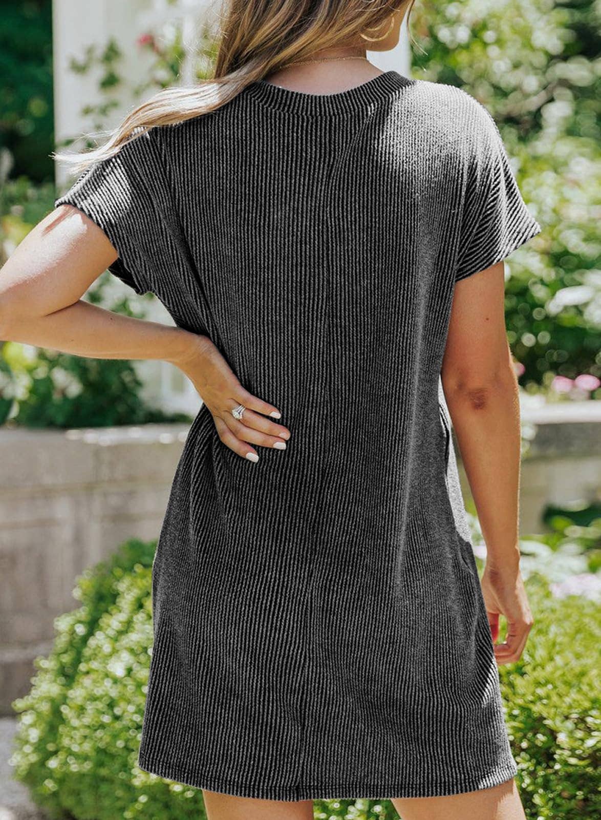 Lovesoft – Großhandel Kleid – Damen – Sommerliches lässiges T-Shirt-Kleid mit kurzen Ärmeln (mit Taschen)6