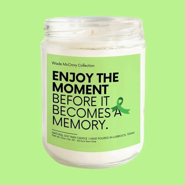 Bougie de soja Enjoy the Moment pour la vente par Wade McCrory Collection