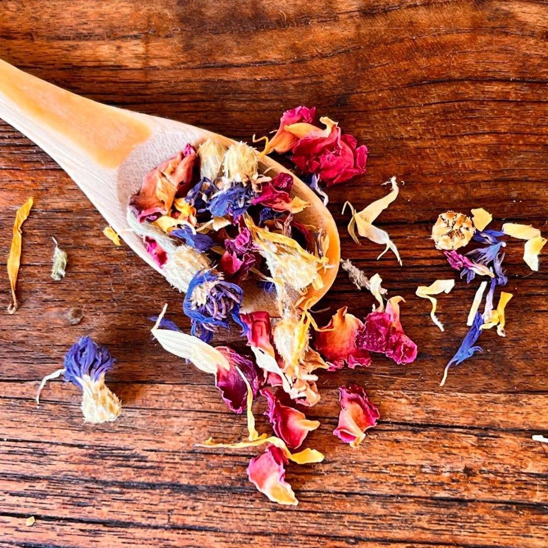 Cooka's Cookies - Wholesale Pet Food - Dog - Flower -Power - Air-dried meal Topper3