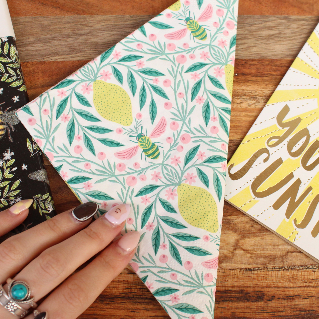 Bluebell and Lark – wholesale Disposable napkin – Bee And The Lemon Paper Napkins2