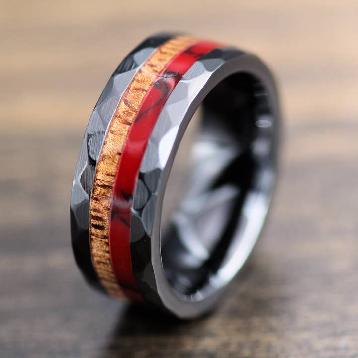 Bague en bois de manguier de pour la vente par DreamWood Rings