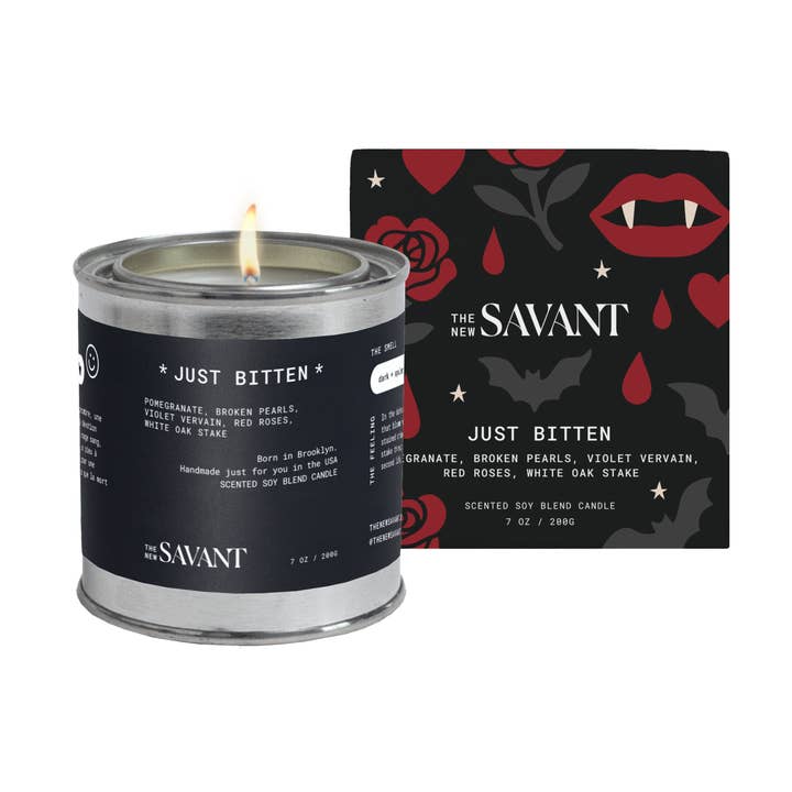 Bougie Just Bitten - Grenade, Effrayant, Parfum d'Automne Éblouissant pour la vente par THE NEW SAVANT