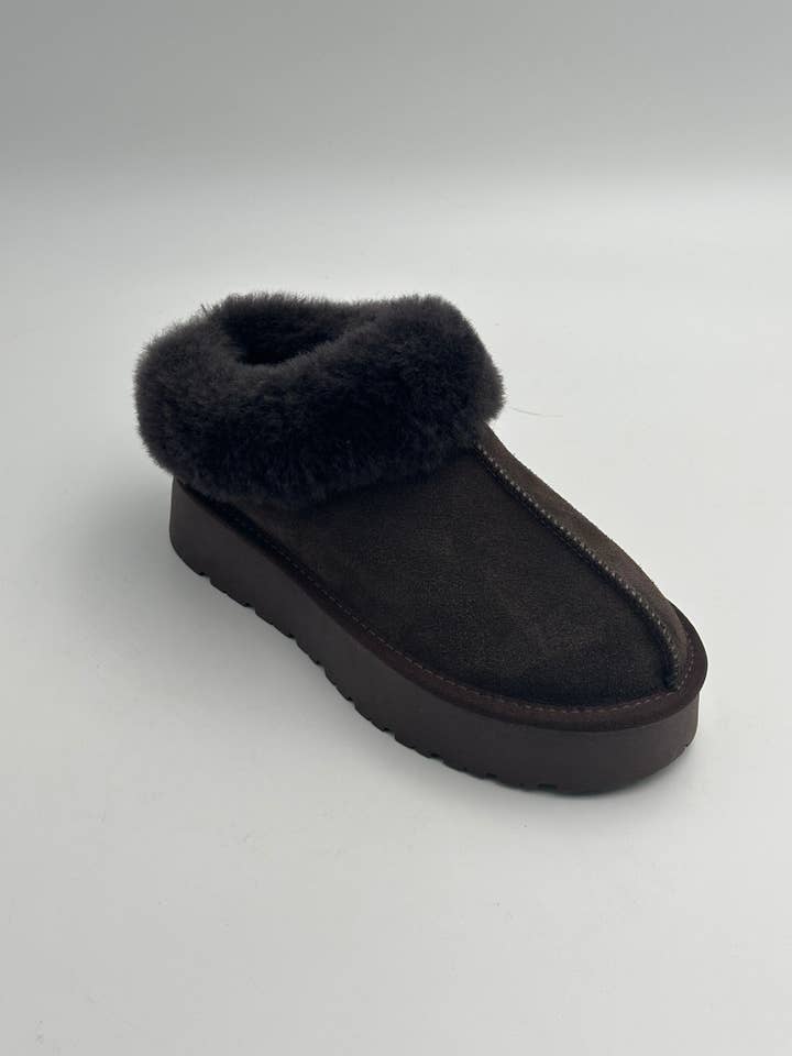 Stephan Paris - Wholesale Sock Slippers - Women's - Leather and fur slippers with thick sole W58188