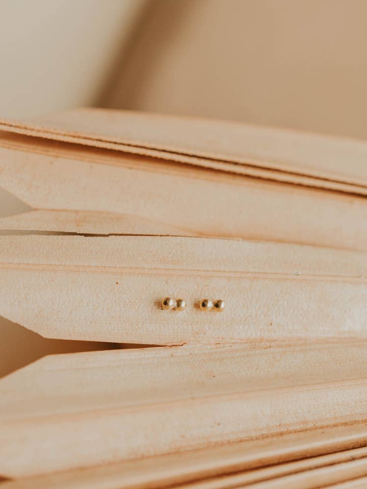 Pendientes de doble punto, rellenos de oro de 14 quilates y plata de ley para venta al por mayor de Hello Adorn