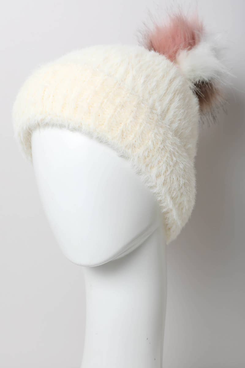 Leto Accessories – Großhandel Beanie – Damen – Strickmütze aus Plüschimitat aus Mohair für winterliche Wärme 🤎0