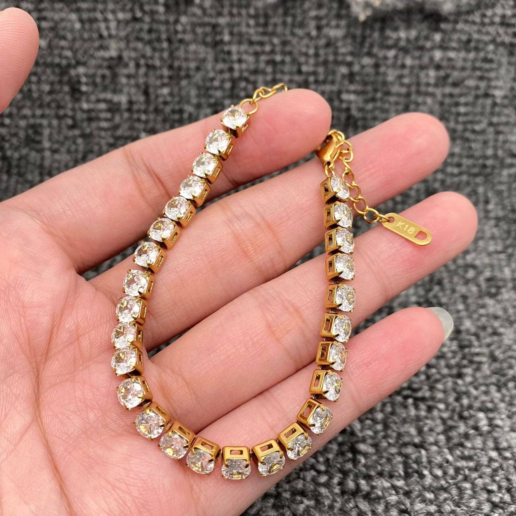 Mio Queena - Wholesale Tennis Bracelet - Sparkling Inlay CZ 18K Golden S.Steel Chain Bracelet - FGS3