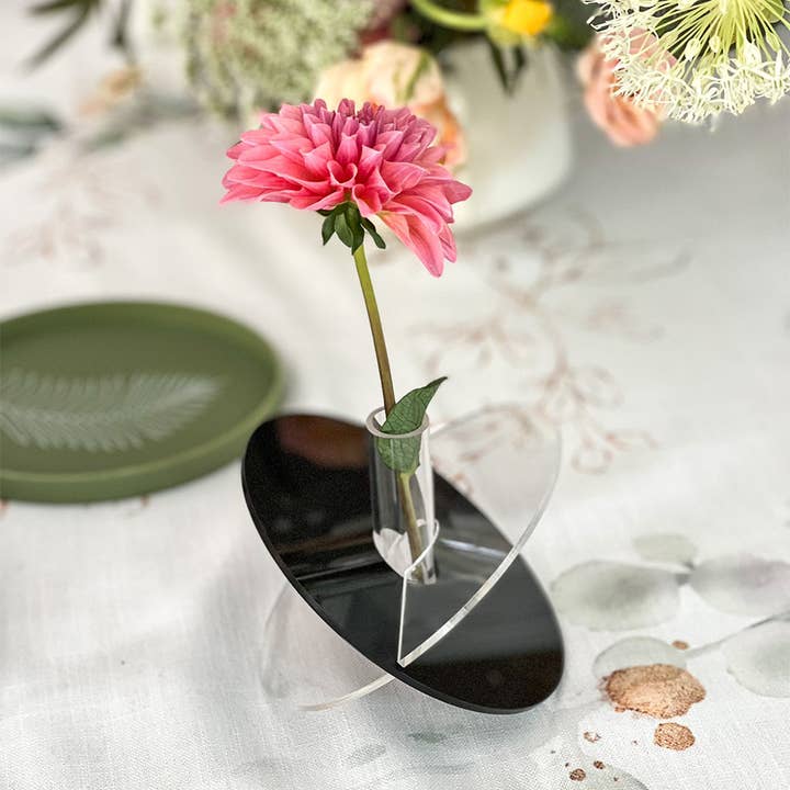 Vase papillon individuel en lucite pour la vente par Boker-Tov Shalom