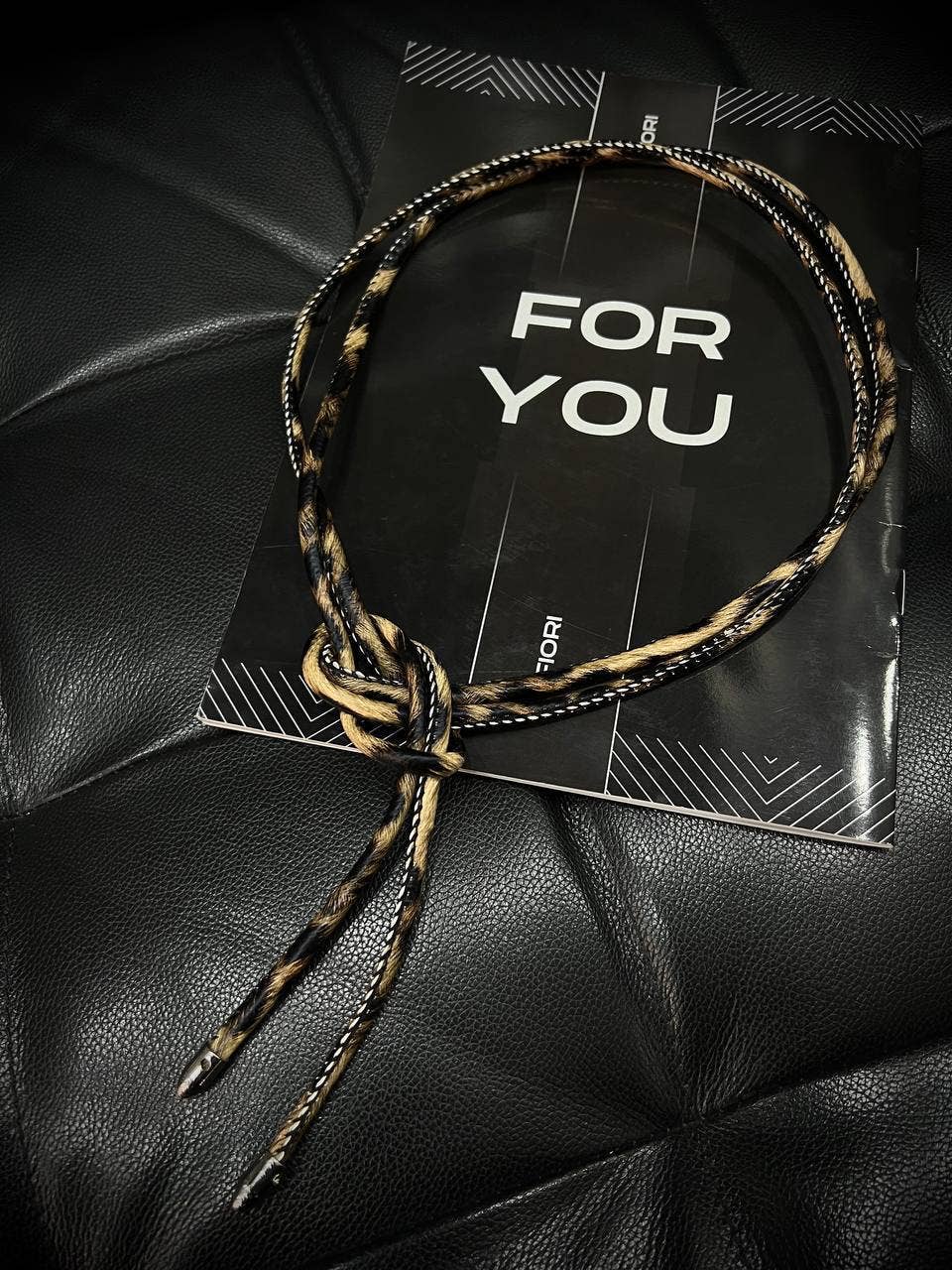 Design company-Fatma Balkir – Großhandel Gürtel – Damen – Schicker Damen-Gürtel aus veganem Kunstleder.12