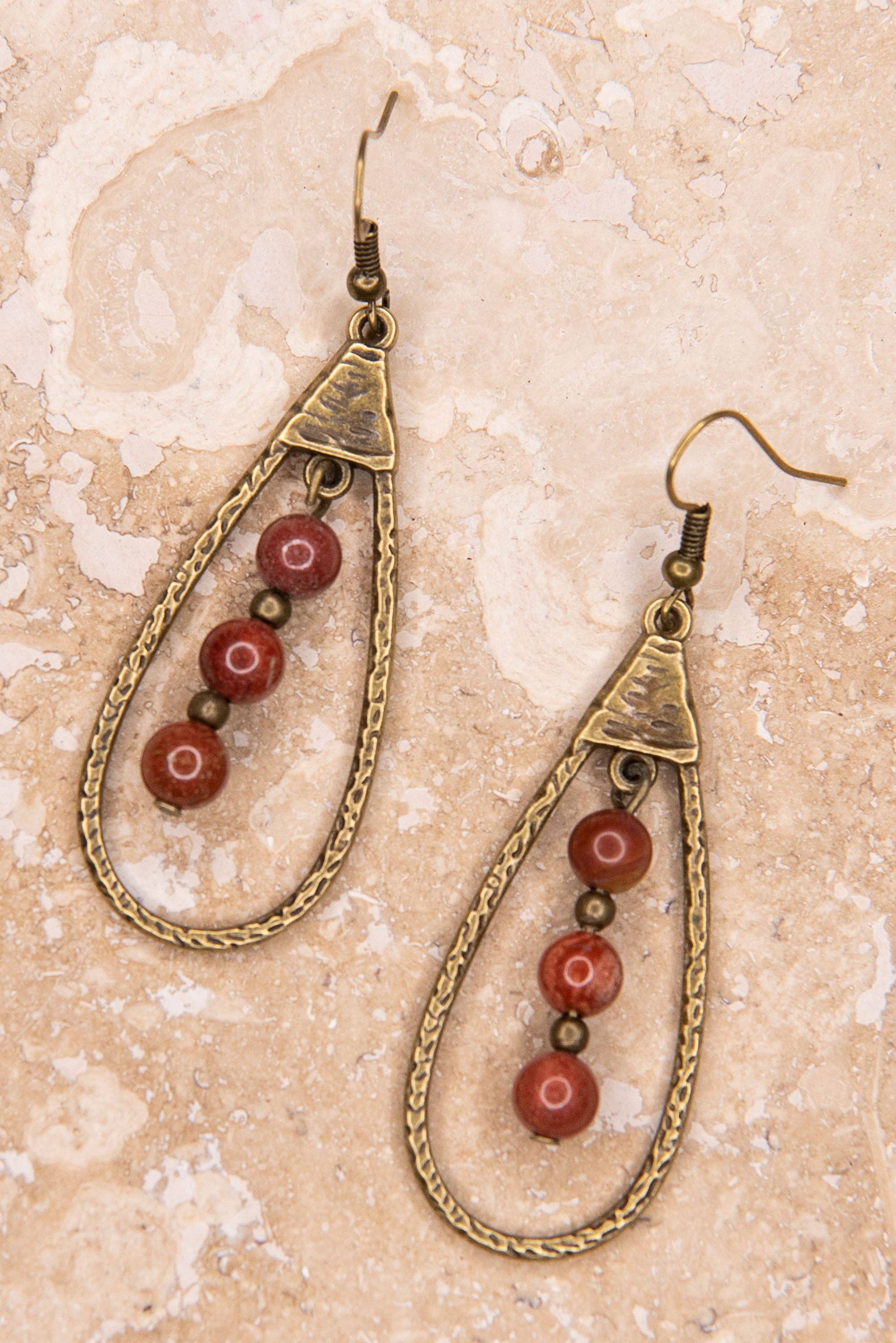 Dylan Designs - Vente Boucles d'oreilles pendantes - Boucles d'oreilles Sherri en rouge0