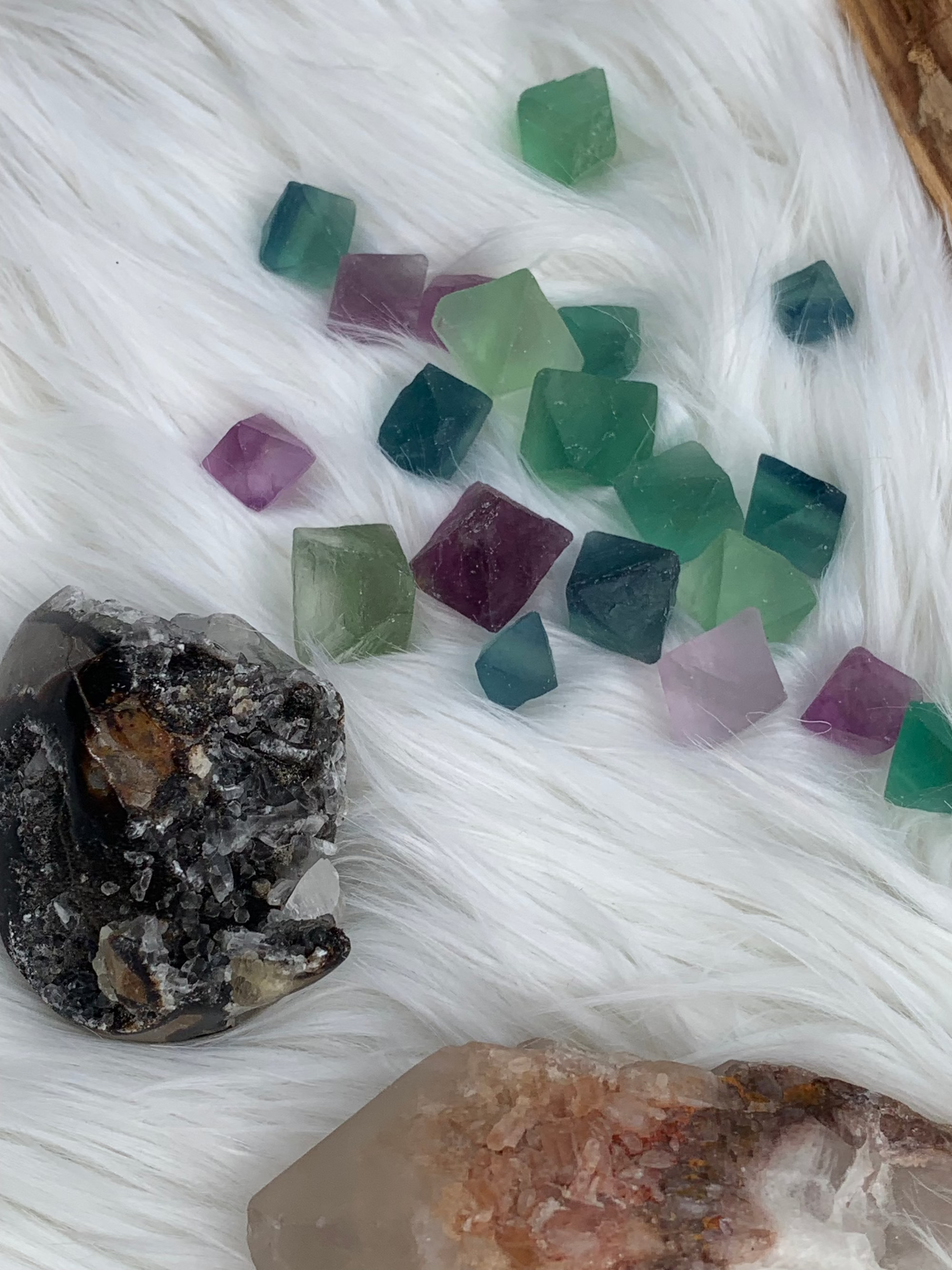 Wild Peonies Xo - Wholesale Spiritual Stone/Crystal - Rainbow Fluorite Octahedron - Rare - China2