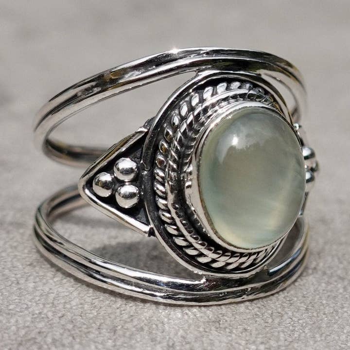 Bague Bohème Ovale en Préhnite | Argent Sterling 925, R29PRE pour la vente par Mistry Gems