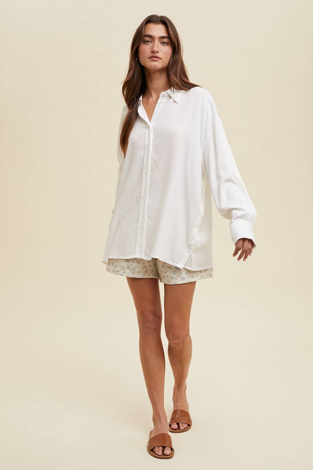 Wishlist Apparel - Vente Chemise à col boutonné – femme - CHEMISE À DÉTAILS BOUTONNÉS SUR LES CÔTÉS/WL24-98041