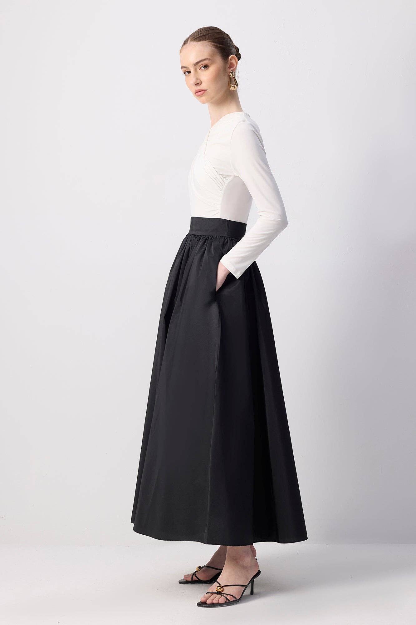 Black Elegant Pleated Maxi Taffeta Skirt with High-Waist for wholesale on Faire1