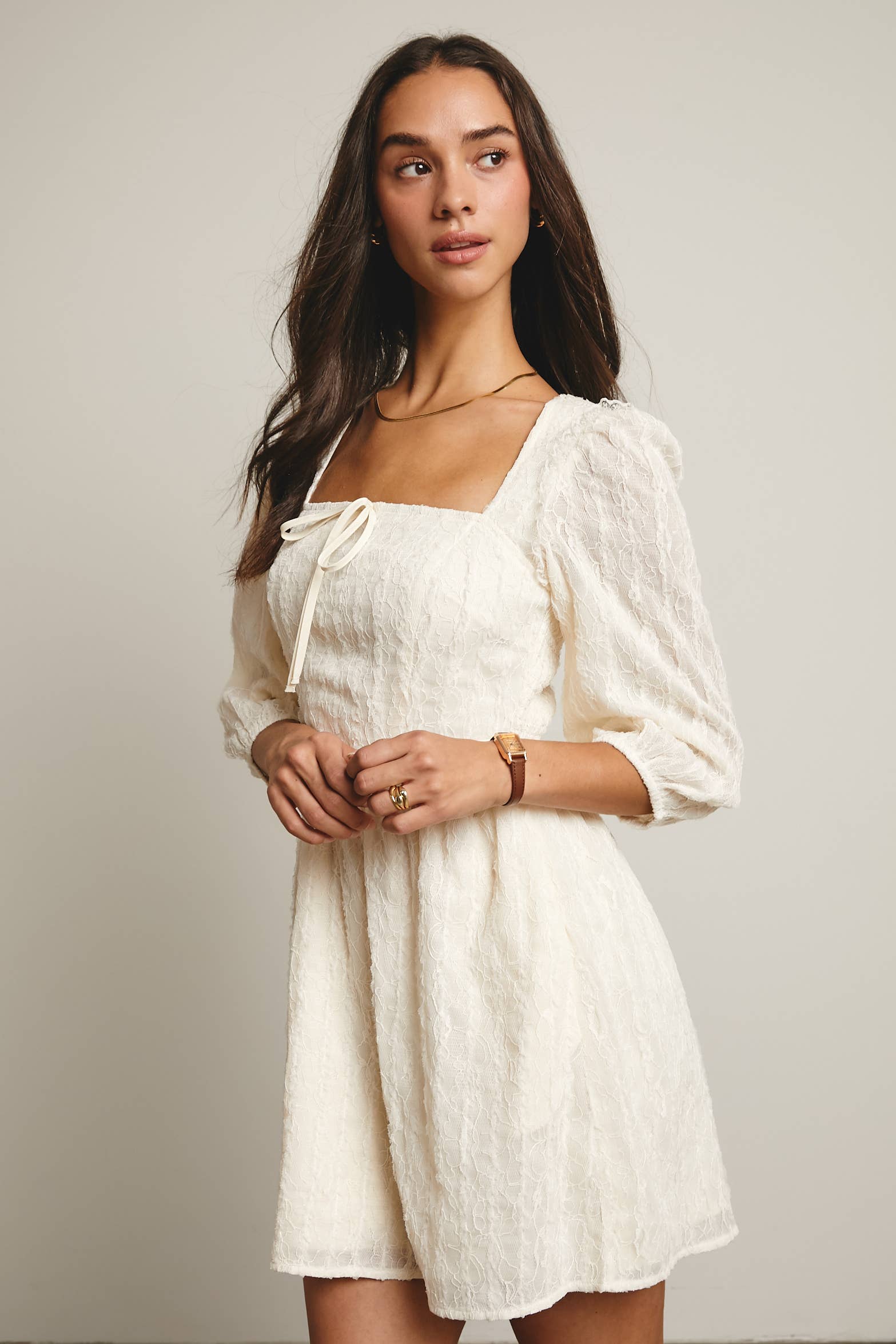 Forte – Vestido - Mulher por atacado – Vestido Mini com Mangas Bufantes em Renda Texturizada FD000212