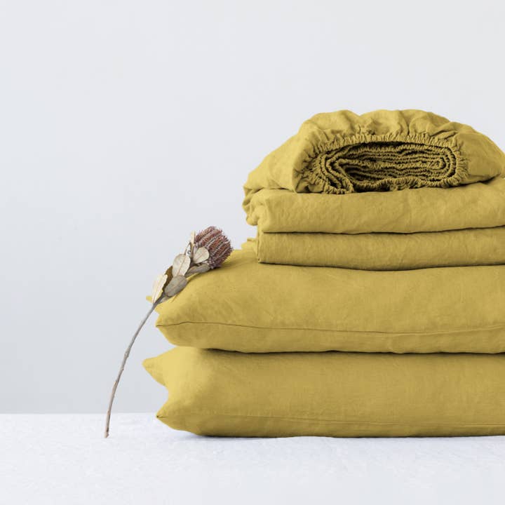 Parure de lit en lin Lemon Curry pour la vente par Linen Tales (We cover U.S. import duties)