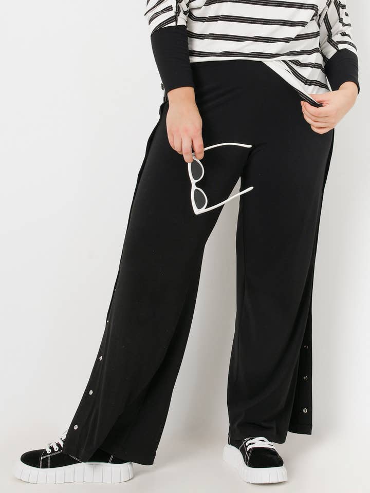 Plain knit trousers with pressure on the side for wholesale by Jean-Marc-Philippe