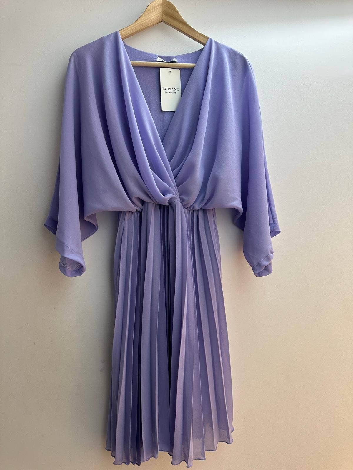 LORIANE – wholesale Dress – Women's – 10558 V-neck pleated short dress with viscose lining2