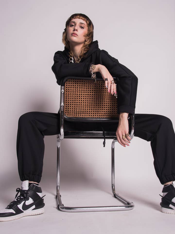 Model 7W - sort for engroshandel hos Moontracksuit