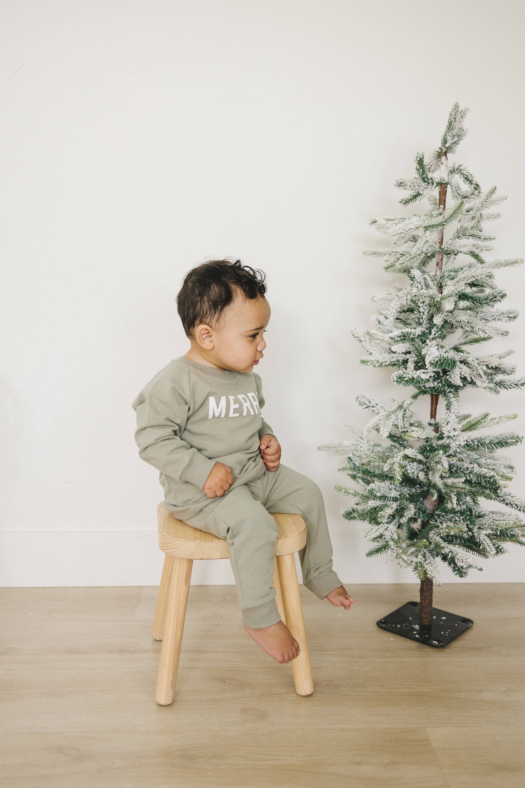 Little Joy Co. – wholesale Top & trouser set – Kids – Merry Graphic Organic Cotton 2pc Jogger Set18