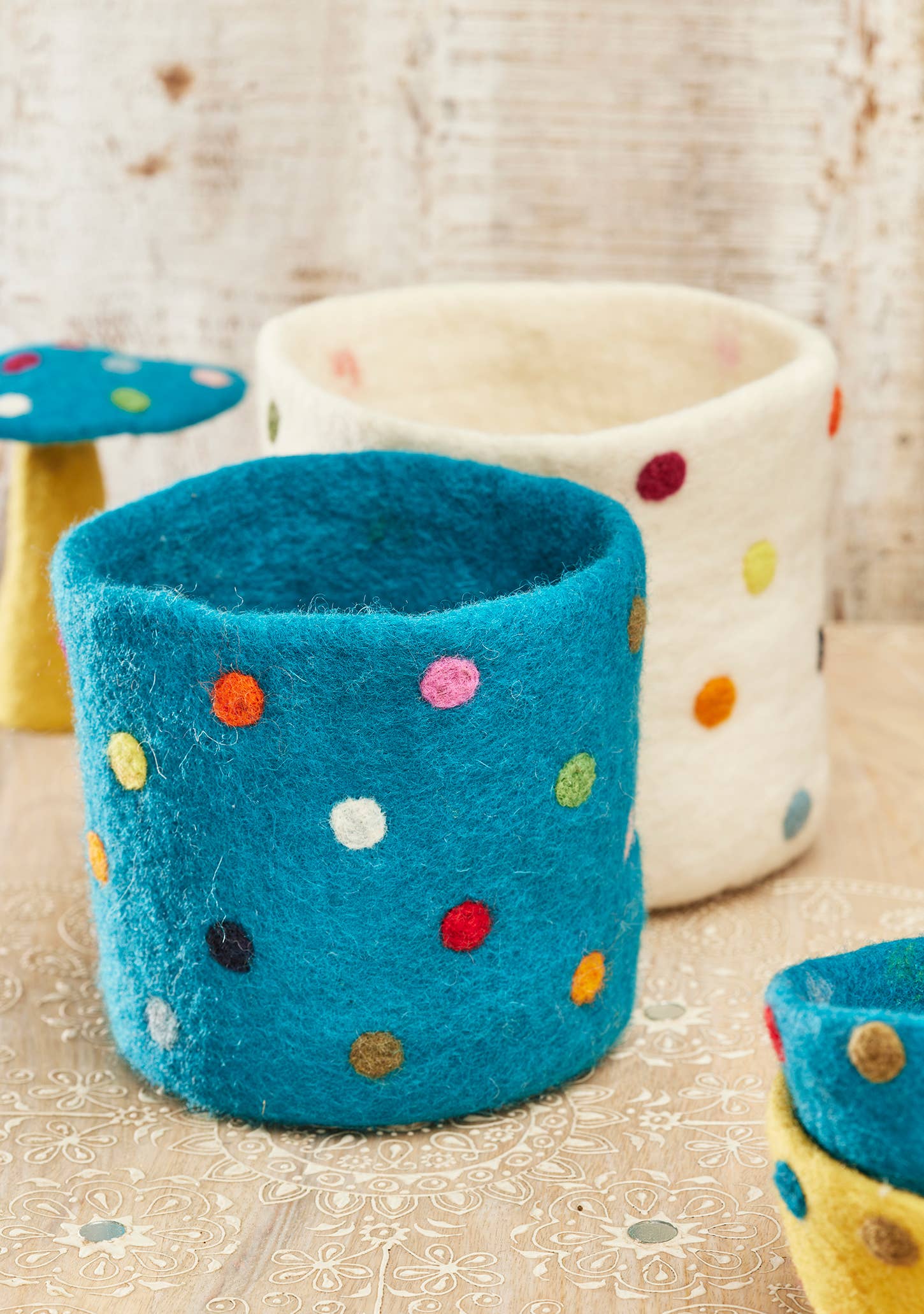 Namaste – wholesale Plant pot – Felt Dotty Rainbow Planter1