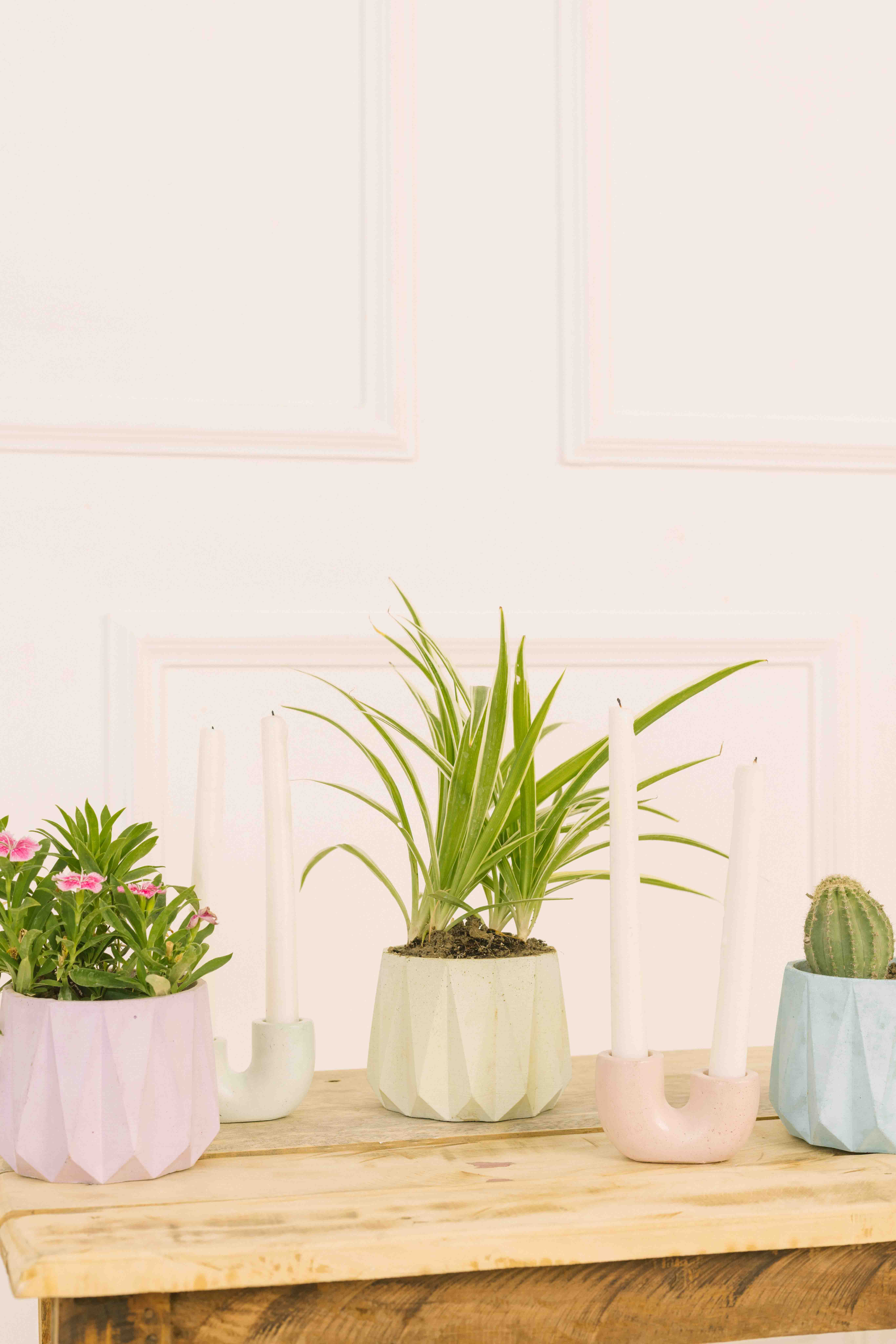 Casa Amarosa - Wholesale Candle Holder - Nordic Style U Shaped Concrete Candle holder-  Light Green5