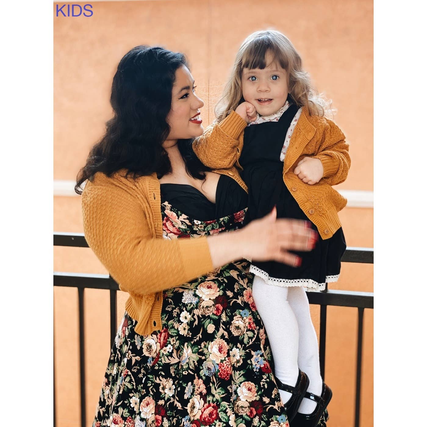 Mak - Vendita all'ingrosso Cardigan - Bambini - Cardigan corto all’uncinetto per bambina con bottoni vintage MK3514KID18