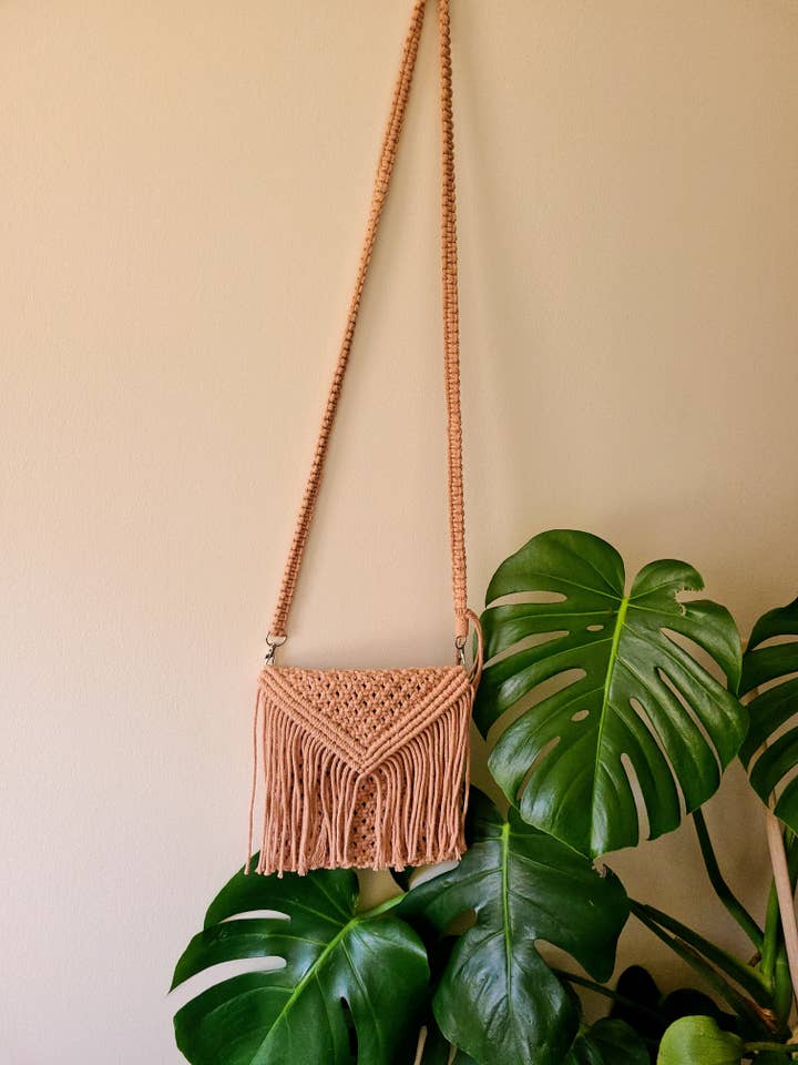 Monedero macramé hecho a mano - Rojo óxido para venta al por mayor de TwistedMoth Made