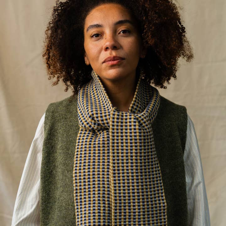 ROVE Knitwear - Wholesale Scarf - Unisex - Small Check Scarf | Navy