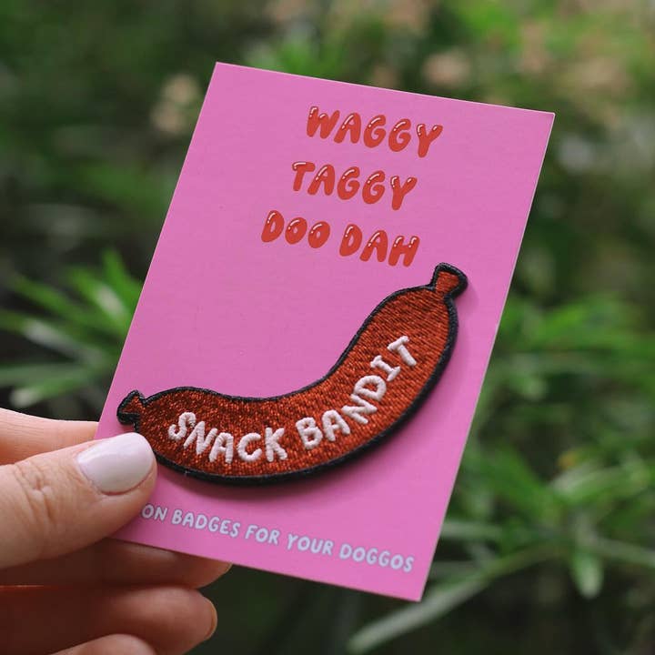 Snack Bandit broderat järn på lapp för hundar för wholesale av Apex Pet Products (Meaty Bubbles)