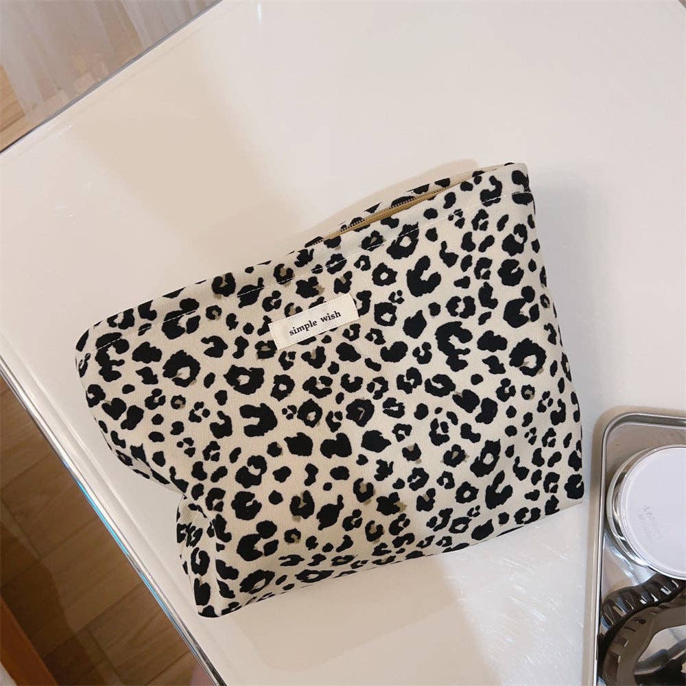 Dipped Shop - Wholesale Makeup/Cosmetic Bag - Vintage Leopard Print Canvas Makeup Bag DP25E6460