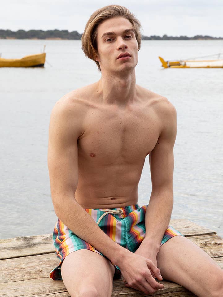 Zeilen für den Großhandel von Kostumari