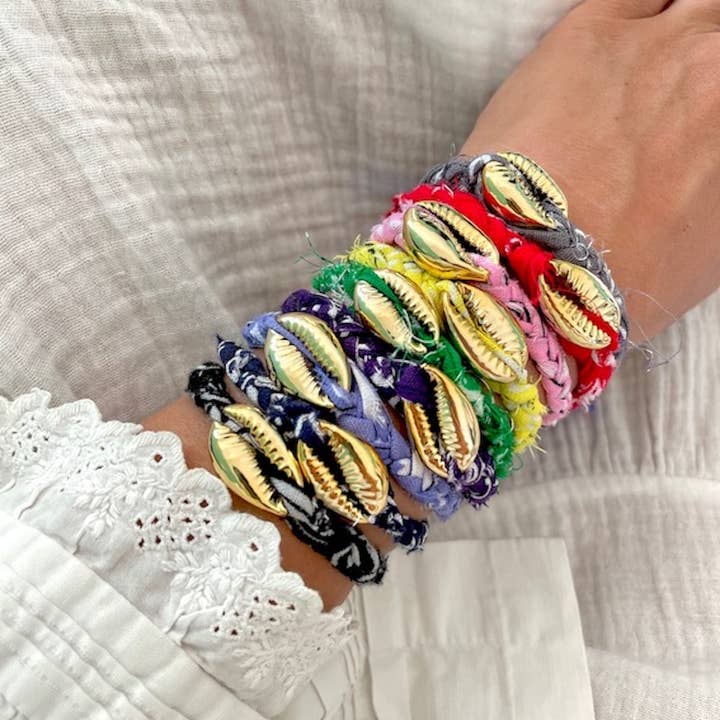 Bandana bracelet handmade with golden Shell for wholesale by Soline Camart