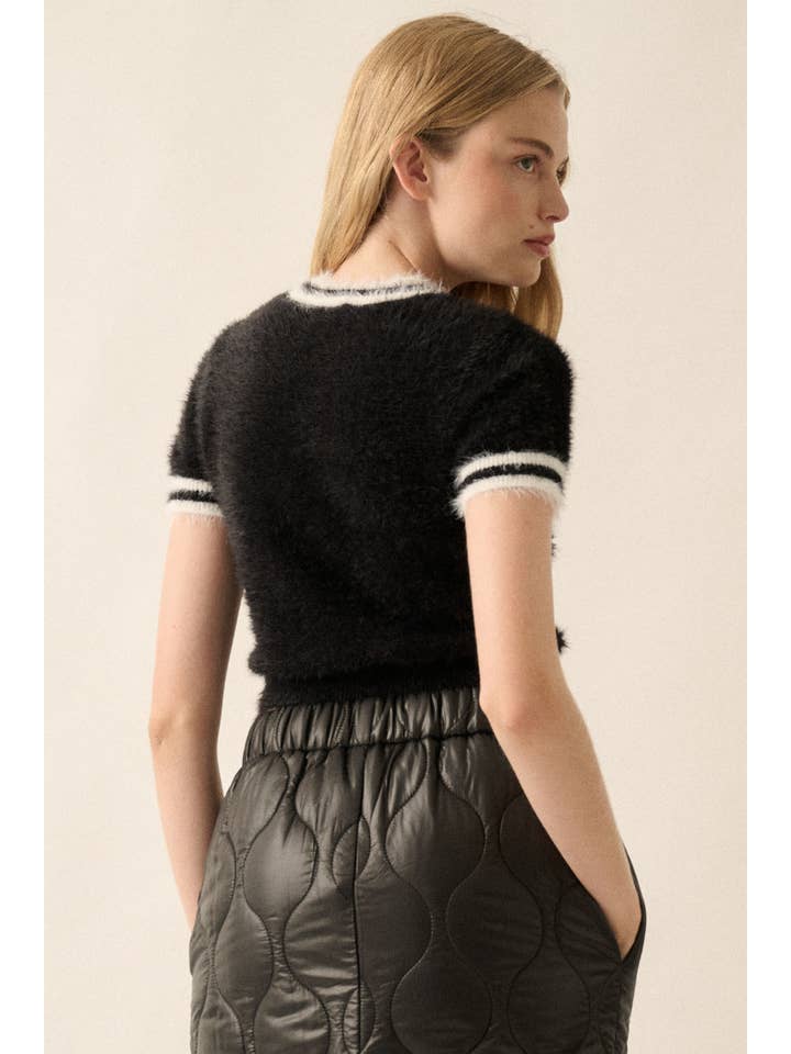 Promesa USA – wholesale Pullovertröja - Dam – Fuzzy Kit Cropped Bow Graphic Kortärmad Tröja5