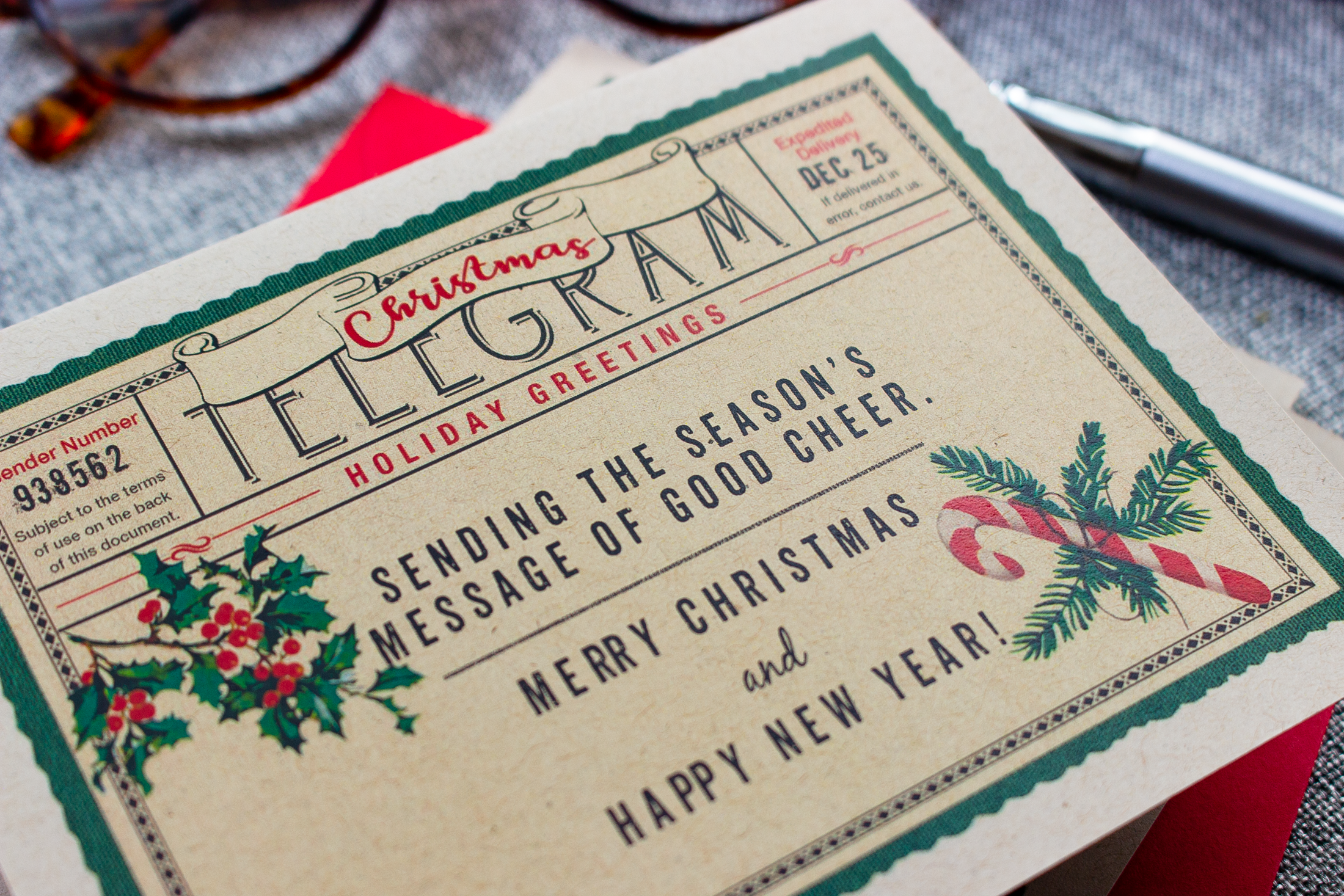 Sunshine and Ravioli - Vente Cartes de Noël - Coffret de cartes télégramme de Noël, cannes de bonbon et houx3