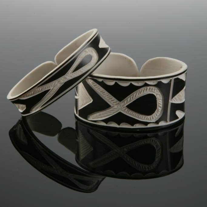 UNTIL THERES A CURE FOUNDATION – wholesale Manschettarmband – Handsnidad afrikansk konst armband5