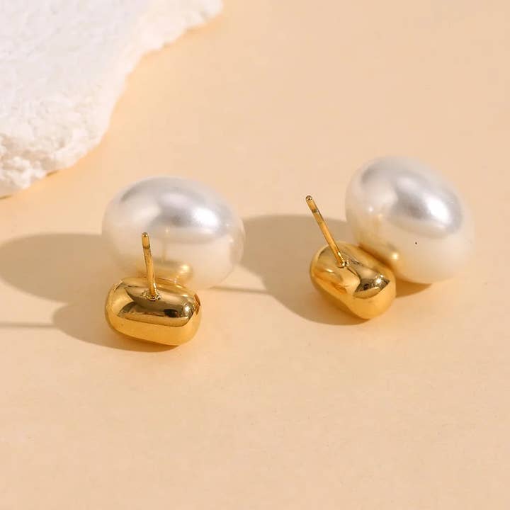 Twine and Love - Wholesale Stud/Post Earrings - Pearl Gold Stud Earrings2