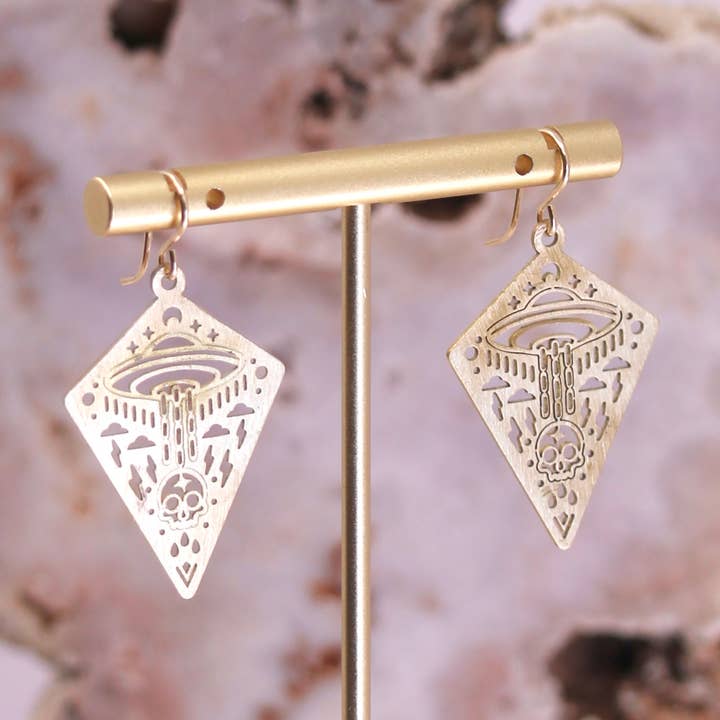 Mässing Kosmiska UFO Skalle Dinglande Örhängen för wholesale av Mineral and Matter