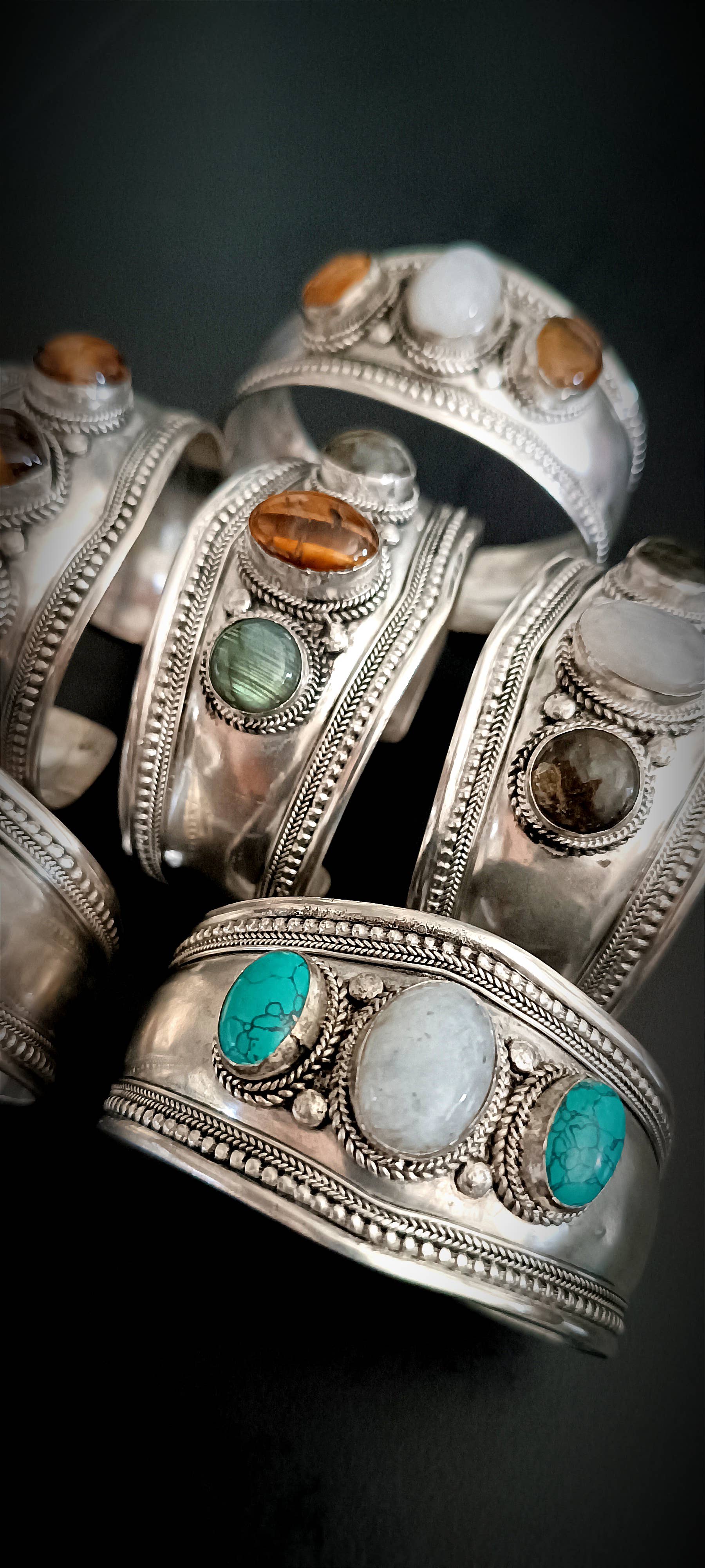 Unique Brand – wholesale Manschettarmband – Tibetansk Kalai Armband1