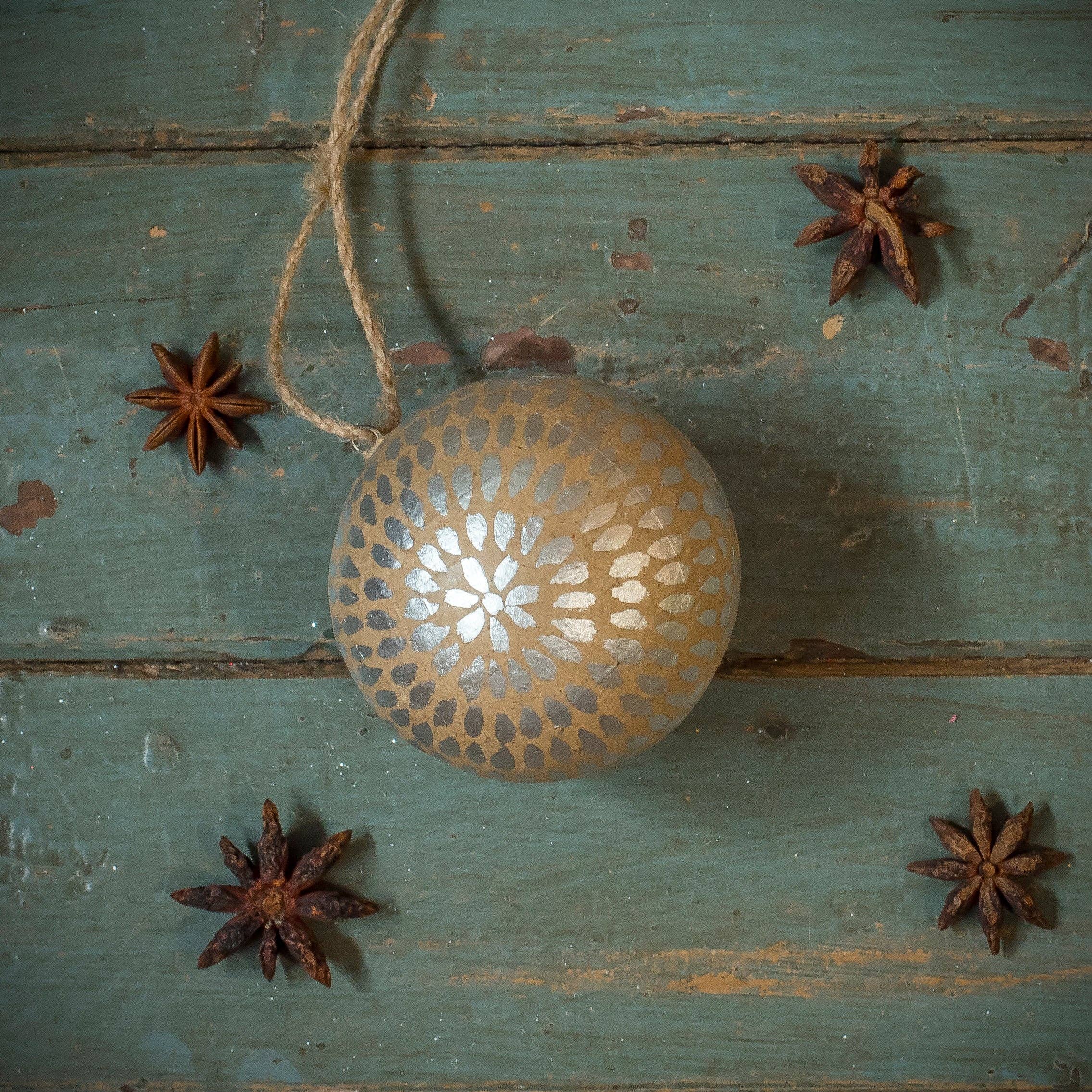 Moult - Wholesale Ornament - Kraft Papier Mache Baubles with Silver Decoration - 3 Designs0