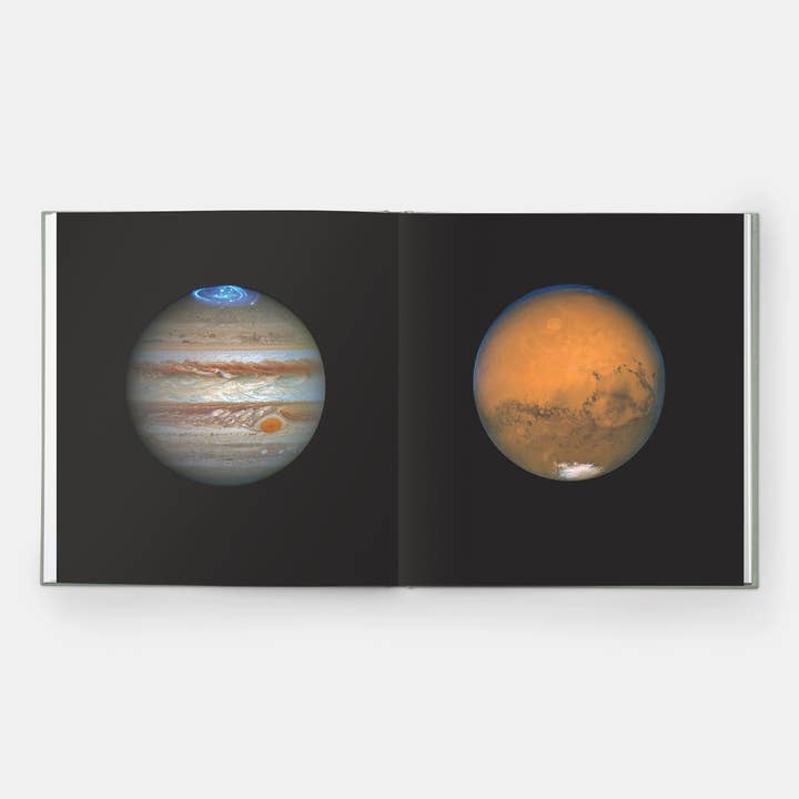 Phaidon - Wholesale Science & Math - Sun And Moon: A Story Of Astronomy, Photography And Mapping1