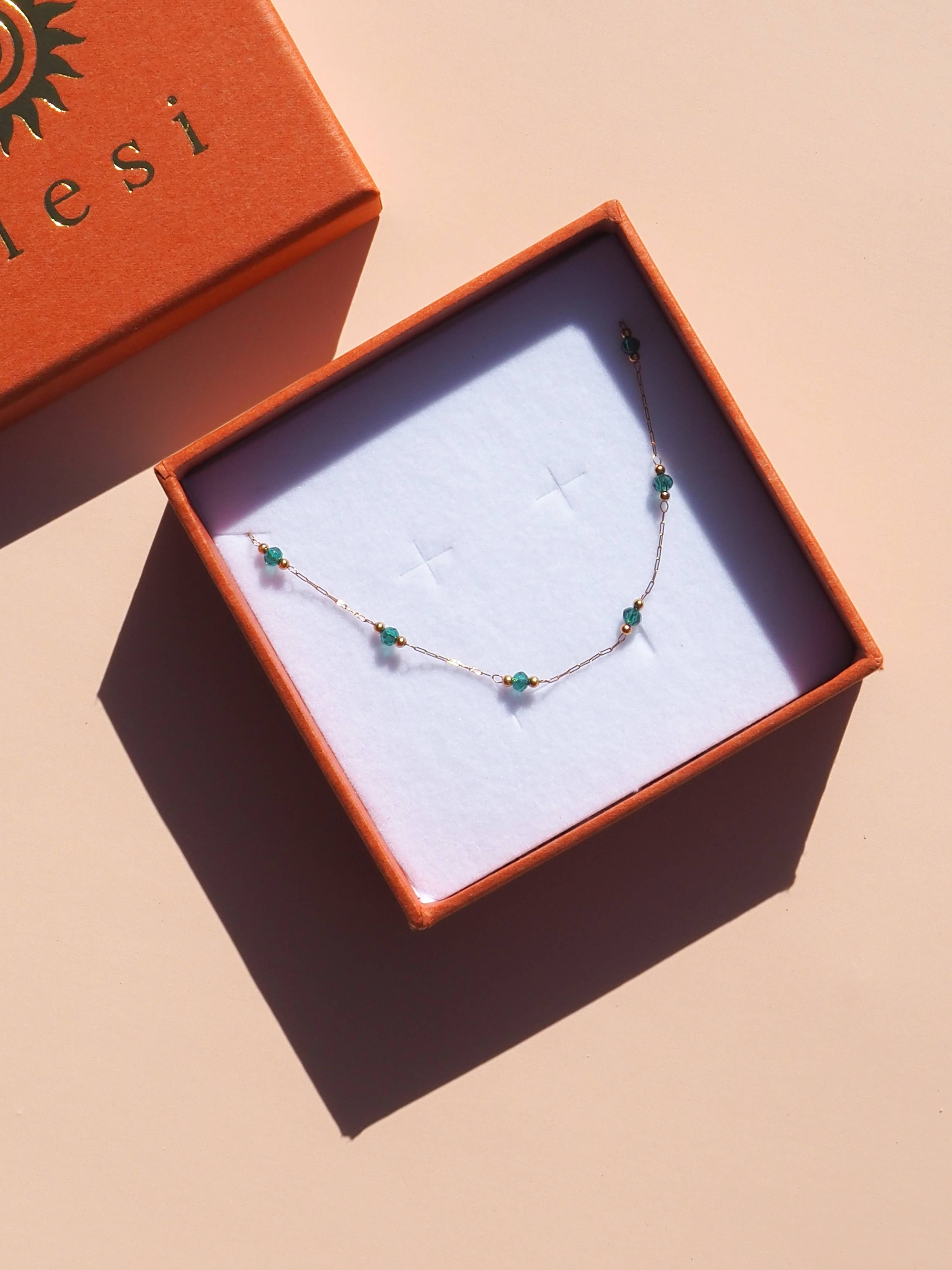 Alesi Jewellery – wholesale Kedjehalsband – Grön Satellithalsband 18K Guld0