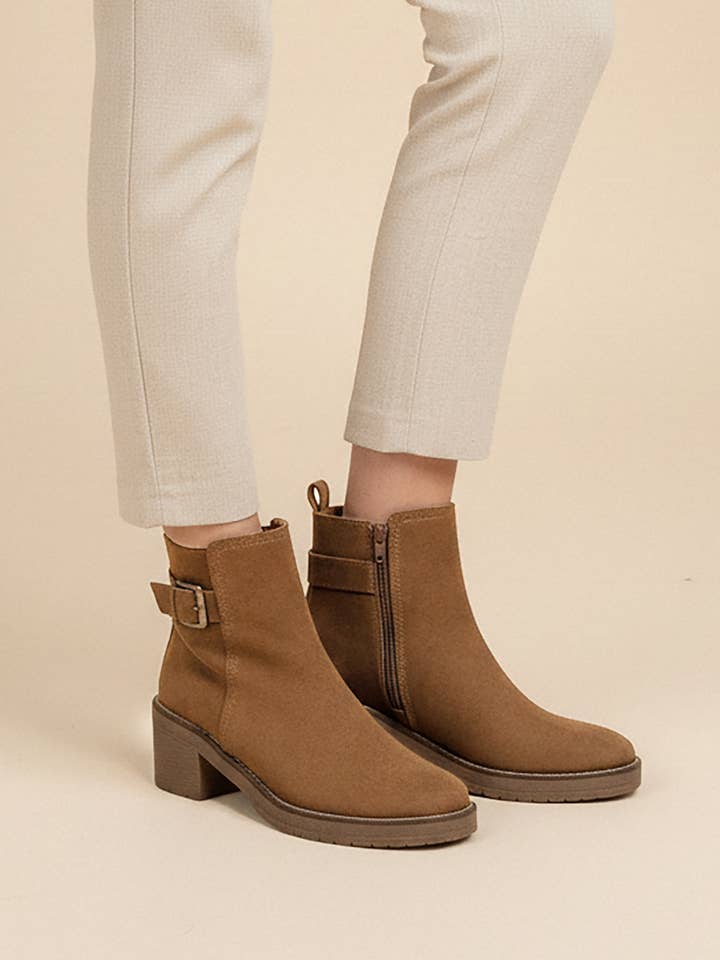 BOTTINES À TALON BLOC ÉPAIS AVEC BRIDE À LA CHEVILLE pour la vente par CCOCCI