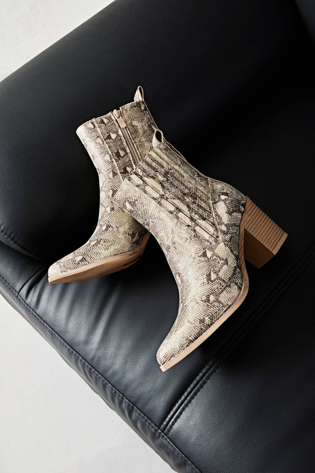 ERYNN - Wholesale Booties - Women's - HEELED ANKLE BOOTS - RUSSELL2